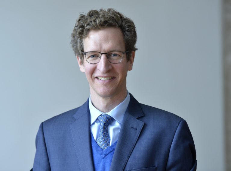 Peter Hommelhoff – FAU Laser Physicist and SAOT Principal Investigator – is awarded the Gottfried Wilhelm Leibniz Prize